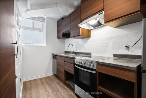 Photo 37 at 371 Howland Avenue, Casa Loma, Toronto