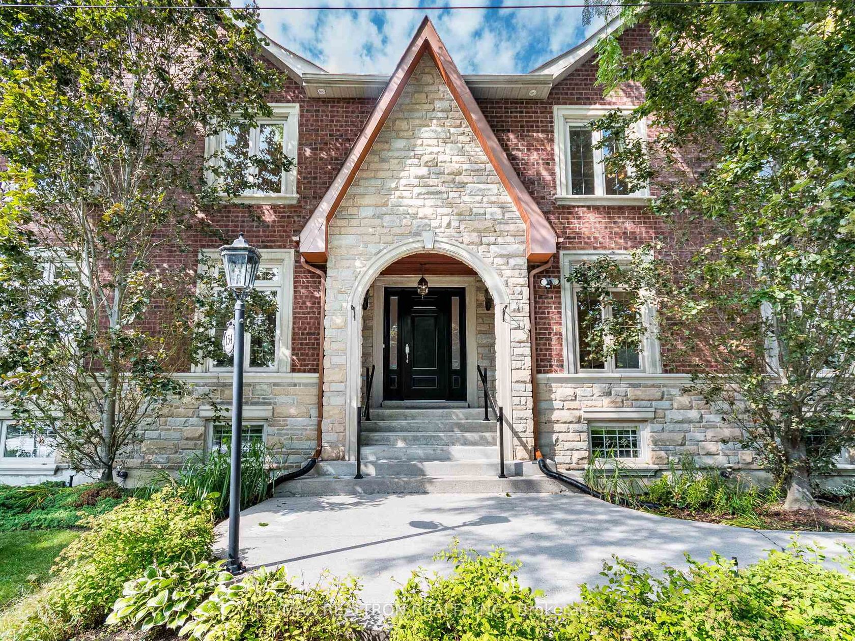 154 Glen Park Avenue, Lawrence, Toronto 
