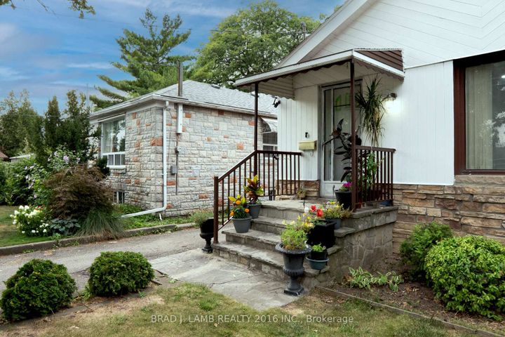 Photo 1 at 42 Lynnford Drive, City Centre West, Toronto