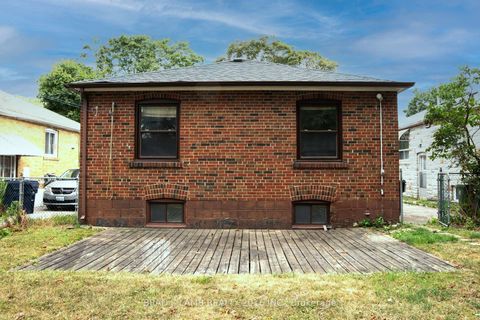 Photo 2 at 42 Lynnford Drive, City Centre West, Toronto