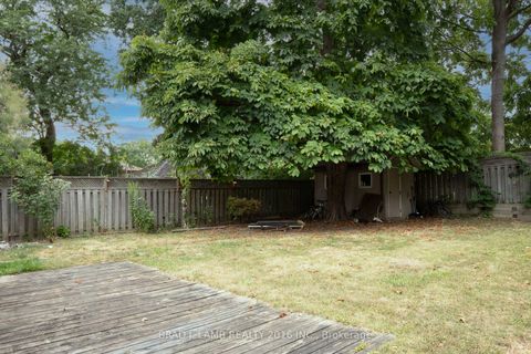 Photo 3 at 42 Lynnford Drive, City Centre West, Toronto