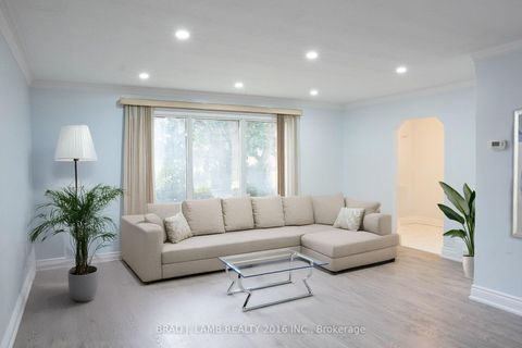 Photo 4 at 42 Lynnford Drive, City Centre West, Toronto