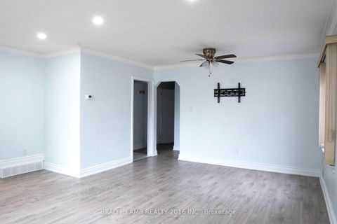 Photo 7 at 42 Lynnford Drive, City Centre West, Toronto