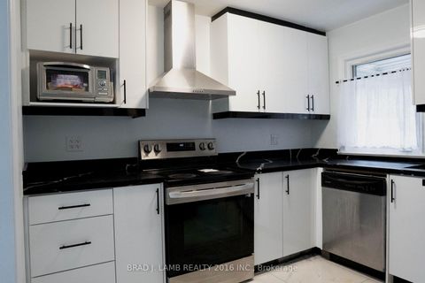 Photo 8 at 42 Lynnford Drive, City Centre West, Toronto