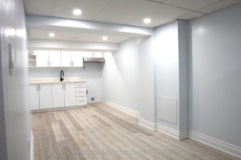 Photo 24 at 42 Lynnford Drive, City Centre West, Toronto