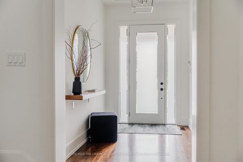 Photo 1 at 6 Leonard Circle, The Beaches, Toronto
