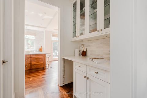 Photo 13 at 6 Leonard Circle, The Beaches, Toronto