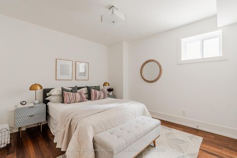 Photo 33 at 6 Leonard Circle, The Beaches, Toronto