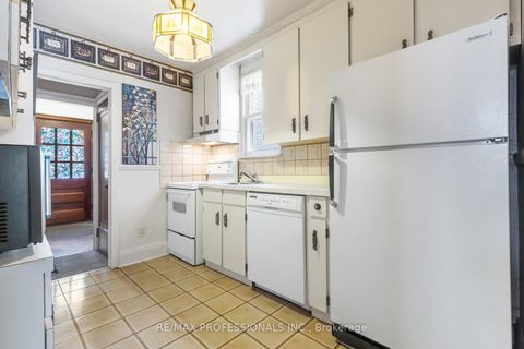 Photo 10 at 212 Douglas Avenue, Lawrence Park North, Toronto