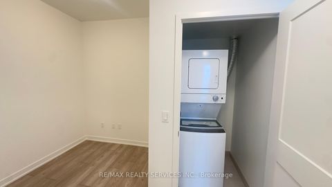 Photo 3 at 911 - 474 Caldari Rd Road, Concord, Vaughan