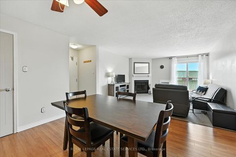 Photo 7 at 1634 - 1480 Pilgrims Way, GA Glen Abbey, Oakville
