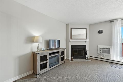 Photo 8 at 1634 - 1480 Pilgrims Way, GA Glen Abbey, Oakville