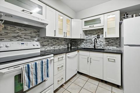Photo 20 at 1634 - 1480 Pilgrims Way, GA Glen Abbey, Oakville