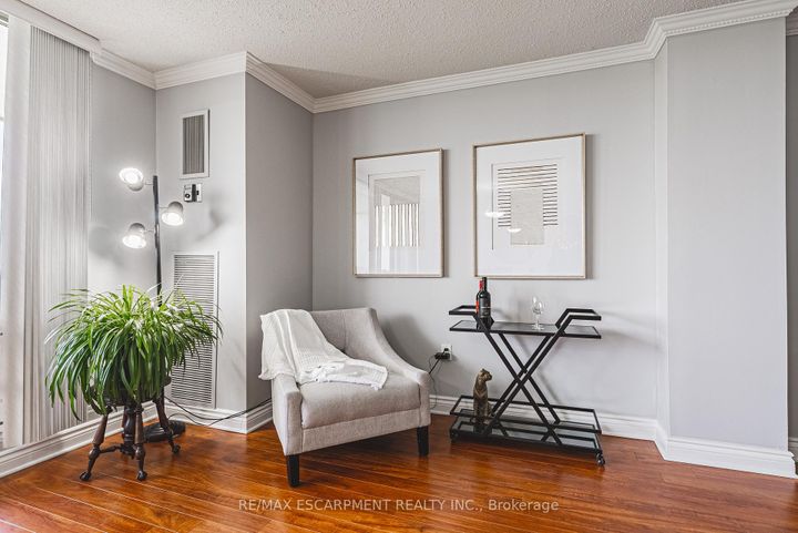 Photo 9 at 1403 - 2055 UPPER MIDDLE Road, Brant Hills, Burlington