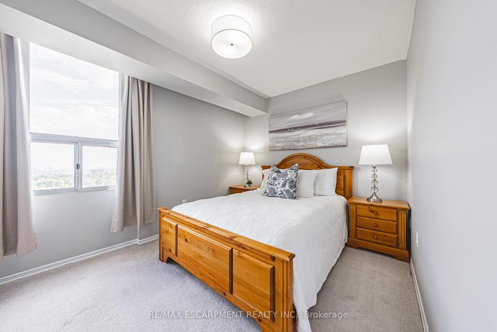 Photo 14 at 1403 - 2055 UPPER MIDDLE Road, Brant Hills, Burlington