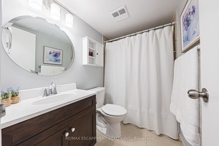 Photo 16 at 1403 - 2055 UPPER MIDDLE Road, Brant Hills, Burlington