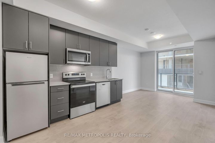 Photo 8 at 515 - 3220 William Coltson Avenue, JM Joshua Meadows, Oakville