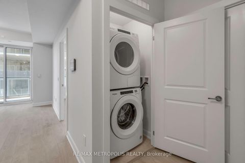 Photo 4 at 515 - 3220 William Coltson Avenue, JM Joshua Meadows, Oakville