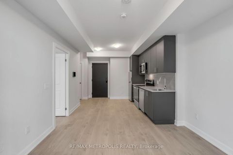 Photo 12 at 515 - 3220 William Coltson Avenue, JM Joshua Meadows, Oakville