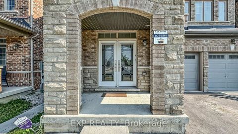 Photo 2 at 552 Mactier Drive S, Kleinburg, Vaughan