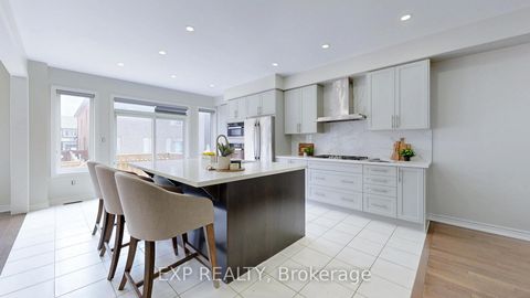 Photo 12 at 552 Mactier Drive S, Kleinburg, Vaughan