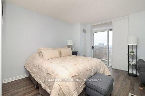 Photo 2 at 721 - 650 Lawrence Avenue, Lawrence, Toronto