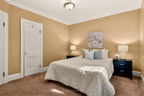 Photo 12 at 114 Jane Street, Bloor West Village, Toronto