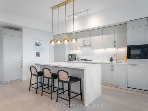 Photo 10 at 1003 - 8 Manor Road W, Eglinton, Toronto