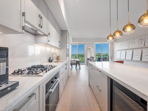 Photo 13 at 1003 - 8 Manor Road W, Eglinton, Toronto