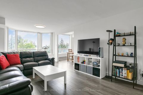 Photo 2 at 413 - 175 Cedar Avenue, Harding, Richmond Hill