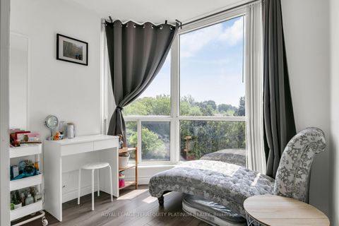Photo 13 at 413 - 175 Cedar Avenue, Harding, Richmond Hill