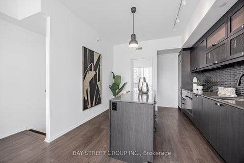 Photo 8 at 812 - 783 Bathurst Street, University, Toronto
