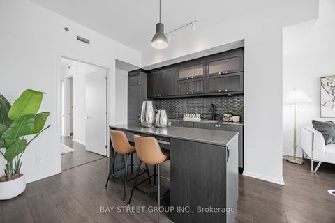 Photo 9 at 812 - 783 Bathurst Street, University, Toronto