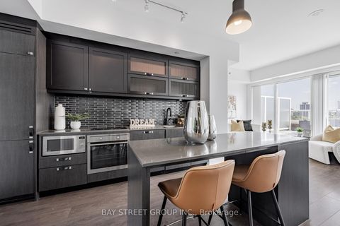 Photo 10 at 812 - 783 Bathurst Street, University, Toronto