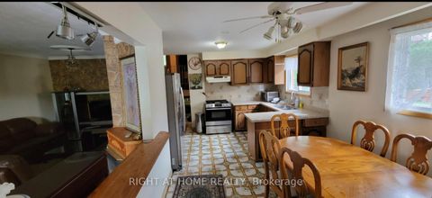 Photo 4 at 12 Fairglen Avenue, L'Amoreaux, Toronto