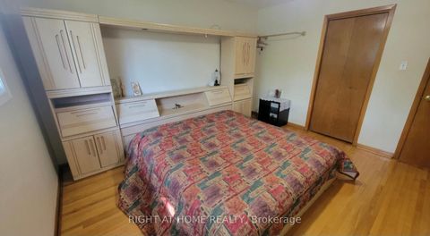 Photo 8 at 12 Fairglen Avenue, L'Amoreaux, Toronto