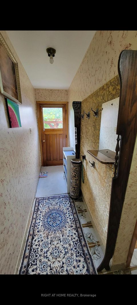 Photo 14 at 12 Fairglen Avenue, L'Amoreaux, Toronto