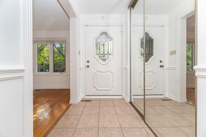 Photo 3 at 30 Linkdale Road, Brampton North, Brampton