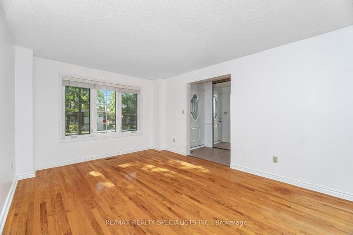 Photo 7 at 30 Linkdale Road, Brampton North, Brampton