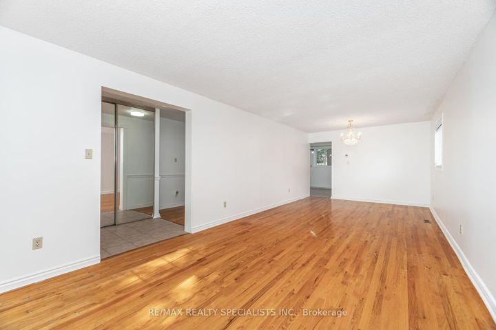 Photo 8 at 30 Linkdale Road, Brampton North, Brampton