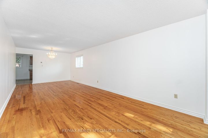 Photo 9 at 30 Linkdale Road, Brampton North, Brampton