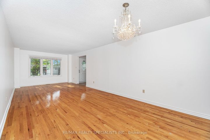 Photo 12 at 30 Linkdale Road, Brampton North, Brampton