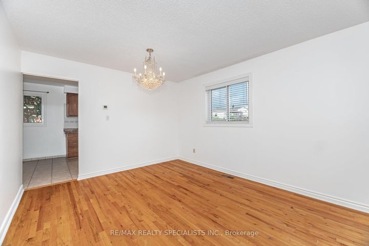 Photo 13 at 30 Linkdale Road, Brampton North, Brampton