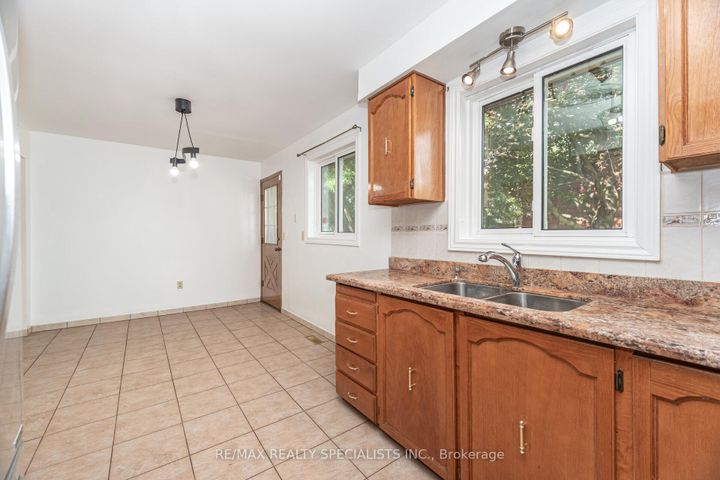 Photo 17 at 30 Linkdale Road, Brampton North, Brampton