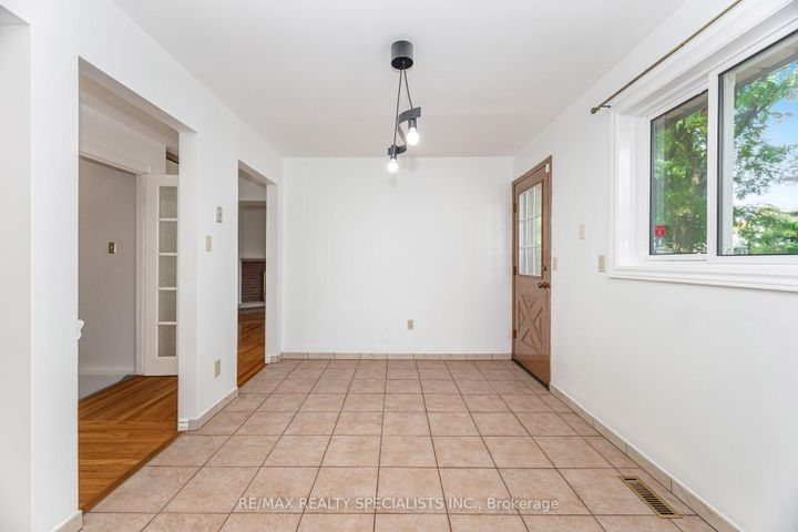 Photo 19 at 30 Linkdale Road, Brampton North, Brampton