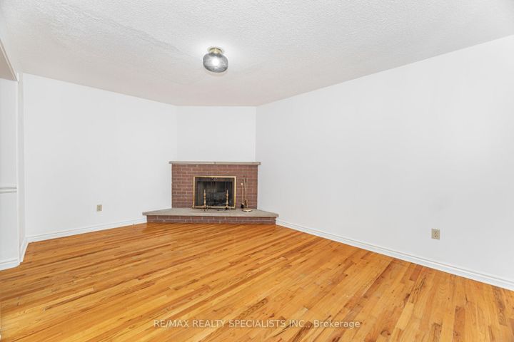 Photo 24 at 30 Linkdale Road, Brampton North, Brampton