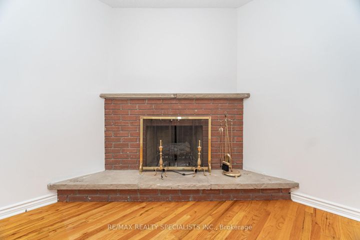 Photo 25 at 30 Linkdale Road, Brampton North, Brampton