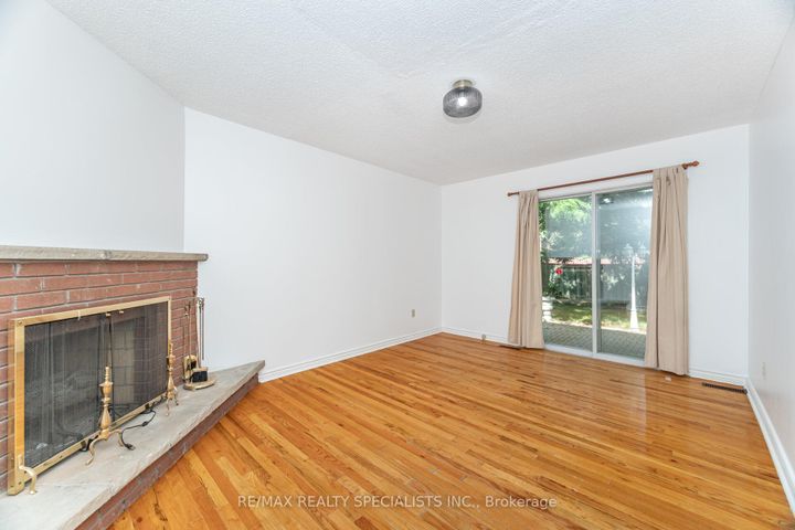 Photo 26 at 30 Linkdale Road, Brampton North, Brampton