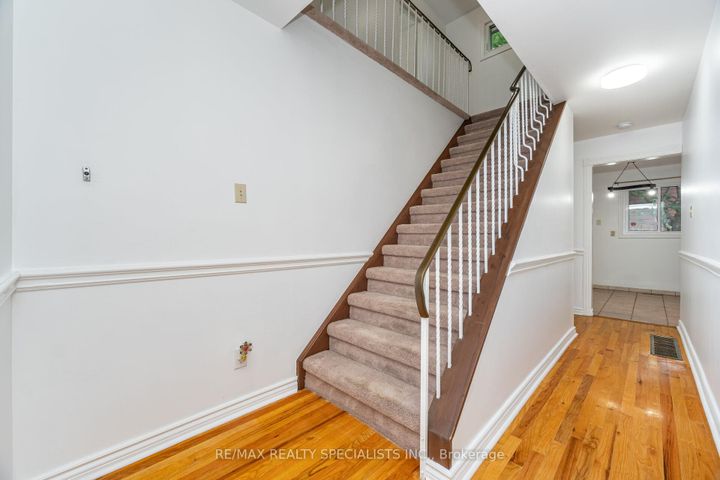 Photo 28 at 30 Linkdale Road, Brampton North, Brampton