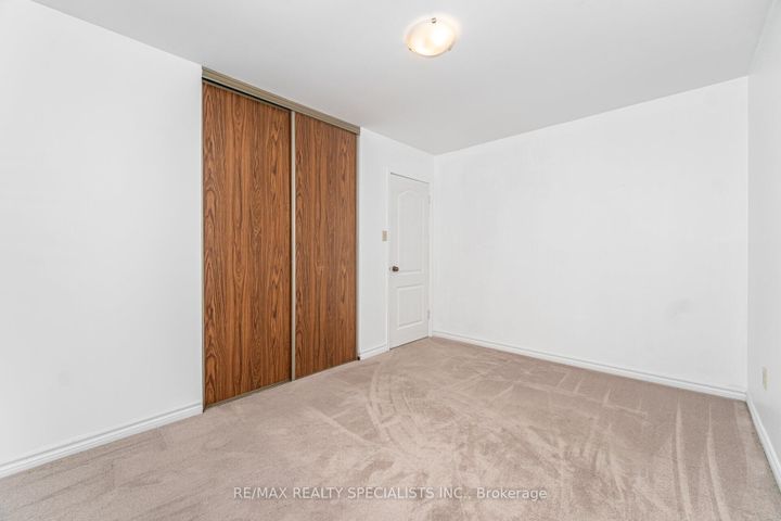Photo 37 at 30 Linkdale Road, Brampton North, Brampton
